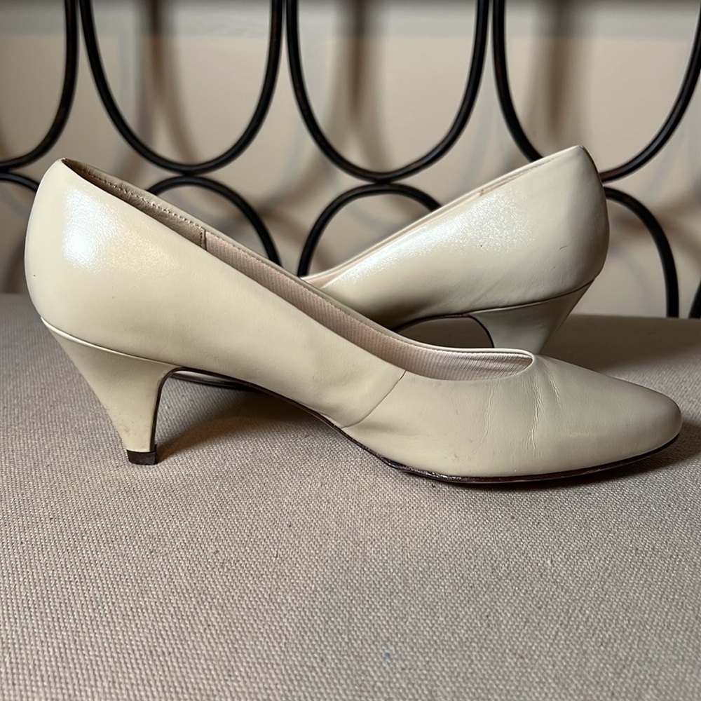 So Soft by 9.2.5 leather cream ivory low heel pumps size 7.5m - Picture 7 of 11